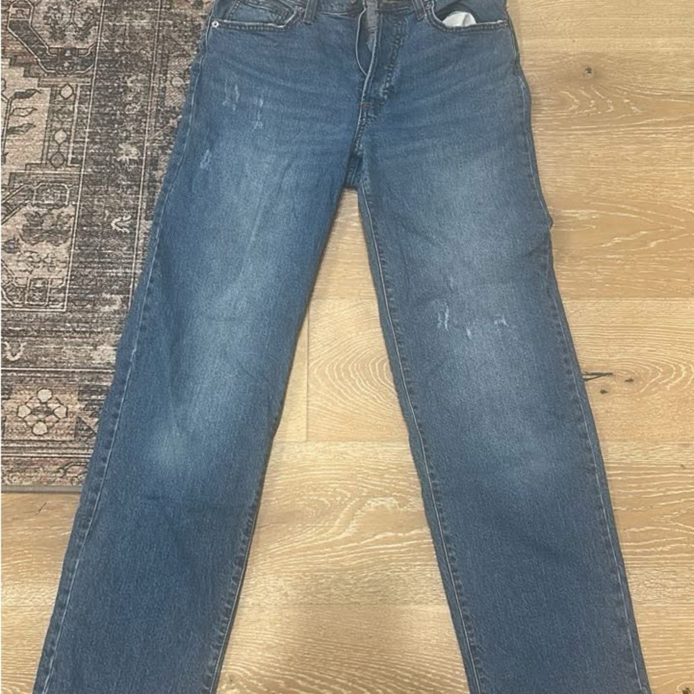 Universal Thread Medium Wash High-Rise Jeans